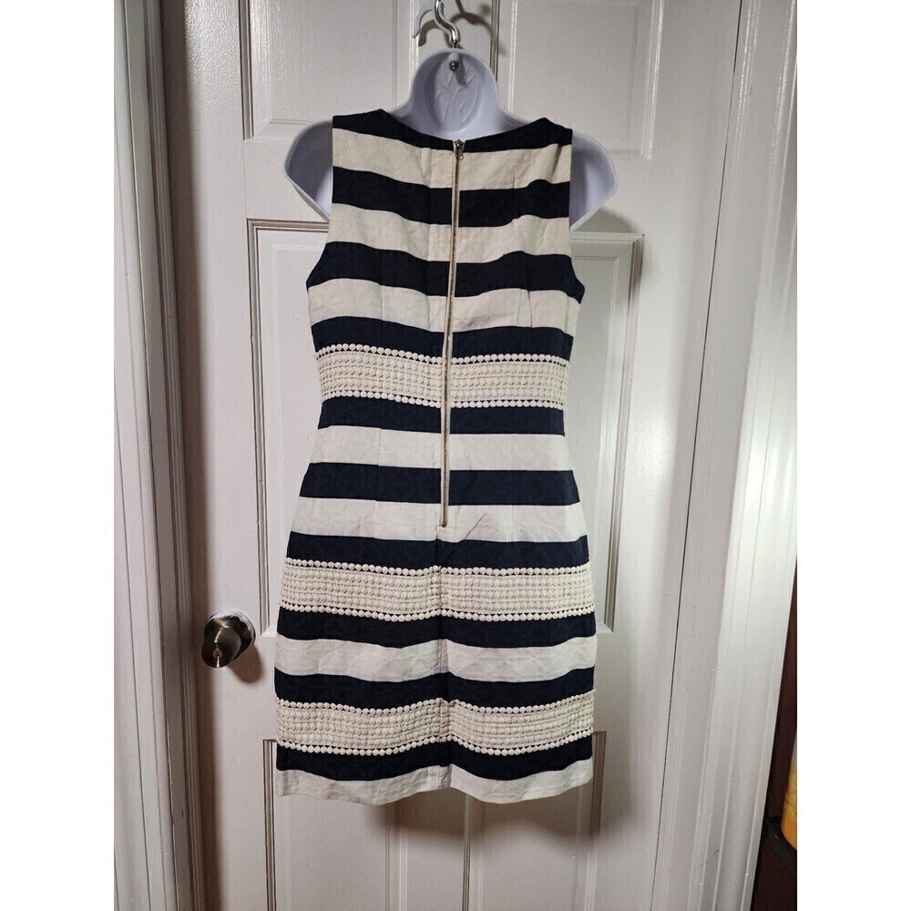 Just Taylor Just TaylorClassic and Timeless Black and lvory Striped V-Neck 4 - Picture 7 of 12